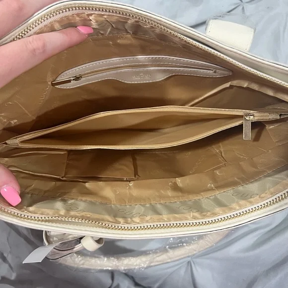 Beige and White Tote Bag with Pouch - Picture 2 of 4